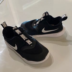 Nike Flex Runner Slip-on